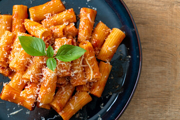 Rigatoni pasta with tomato sauce and cheese