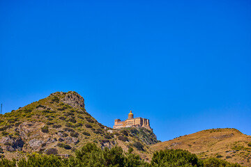 Fototapeta na wymiar beautiful mountain landscape in Sicily Italy on a sunny day