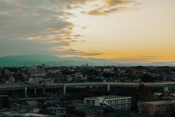 夕日に染まる町