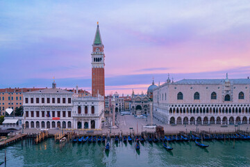 Fototapeta na wymiar Venezia sunrise - San Marco Square