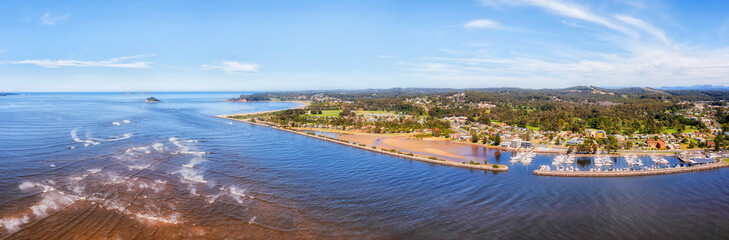 D Batemans bay town front to sea pan