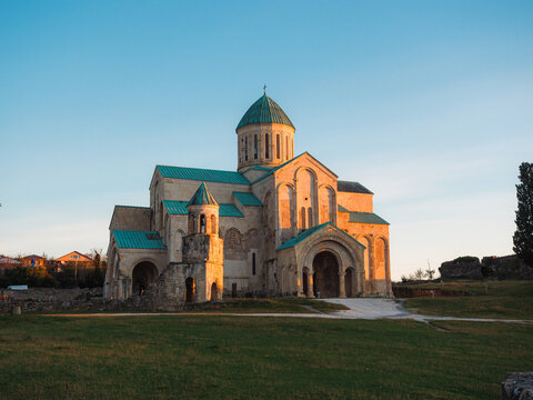 Bagrati Cathedral at sunrise, Kutaisi, Imereti, Sakartvelo (Georgia)
