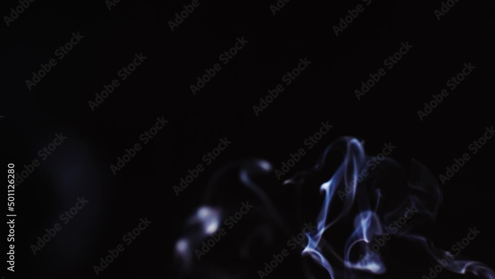 Poster realistic cloud smoke with a streamlined pattern. abstract blue smoke on dark background in slow mot