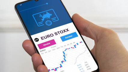 Investir dans un ETF euro stoxx. Diversifier son investissement s'exposer à un fonds thématique. Acheter un fonds index Euro Stoxx, EURO STOXX. Spéculer sur la thématique. Texte en français.