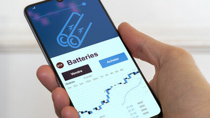 Investir dans un ETF électrique, batteries. Diversifier son investissement s'exposer à un fonds etf. Acheter un fonds en bourse. Spéculer sur la thématique. Texte en français.