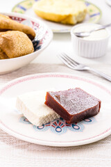 cheese with guava paste, a Brazilian sweet called Romeo e Julieta, a tradition in the state of Minas Gerais
