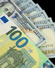 100 euros lie on 100 dollars