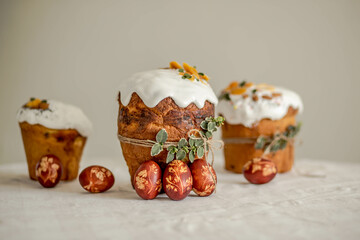 easter cake with eggs and flowers
