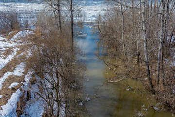 The confluence of the Balakhonka River with the Tom River during an ice drift