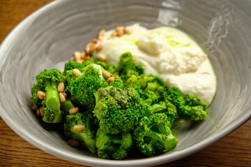 Poached egg with broccoli