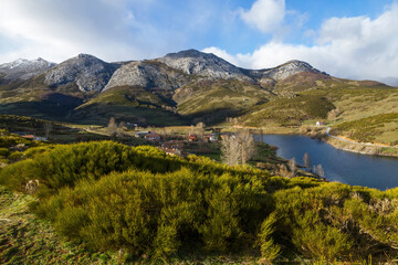 Mountain village in Spring, Alba de los Carda&ntilde;os next to the Camporredondo reservoir in Palencia, Spain 