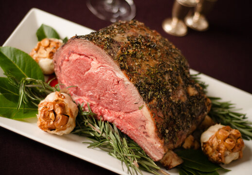 Prime roast with garlic