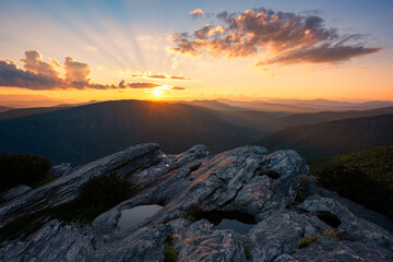 Obraz premium Scenic summer sunset over North Carolina's Linville Gorge