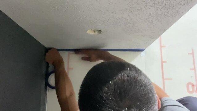 Placement of reinforcement mesh for floor reinforcement