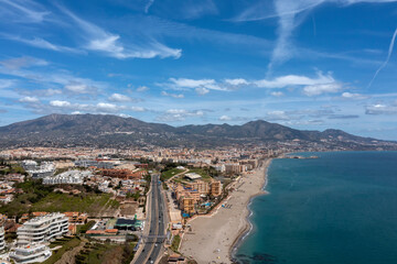 Vista de la playa del peñón del cura en el municipio de Fuengirola, Andalucía