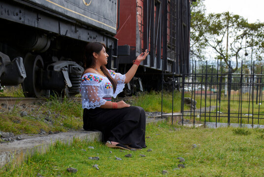 Mujer Ind&iacute;gena Ecuador-Riobamba
Las mujeres ind&iacute;genas son reconocidas como las protectoras y guardianas de los valores culturales y las garantes de la permanencia de sus pueblos.