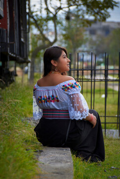 Mujer Ind&iacute;gena Ecuador-Riobamba
Las mujeres ind&iacute;genas son reconocidas como las protectoras y guardianas de los valores culturales y las garantes de la permanencia de sus pueblos.
