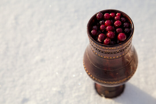 choron with lingonberries in the snow