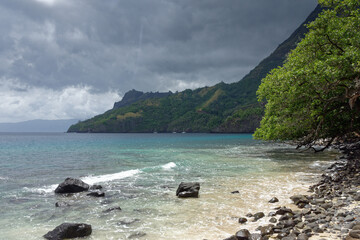 baie de hapatoni sur l'ile de tahuata, iles marquises, polynesie francaise