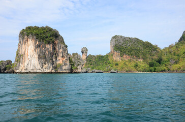 Chicken Island, often called Koh Kai, and Tup Island are two true paradise islands in Krabi, in the south of Thailand.