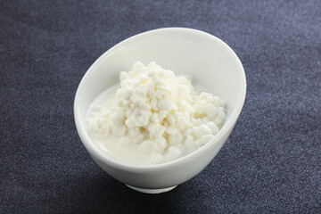 Dietary granulated cottage cheese for breakfast