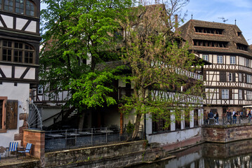 Fototapeta na wymiar Strasbourg timber framed houses on the river