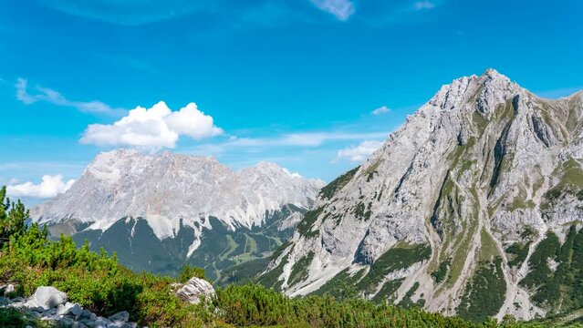 Zeitraffer der Wetterspitzen und Tajakopf in den Alpen