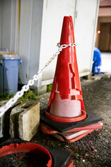 カラーコーン　破損