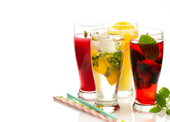 Fototapeta na wymiar Refreshing fruity drinks with mint and ice