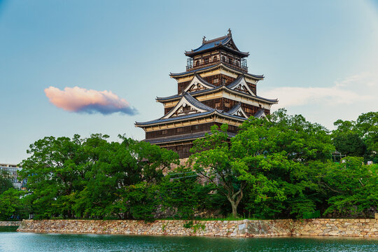 広島城 の画像 2 278 件の Stock 写真 ベクターおよびビデオ Adobe Stock