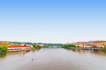 Fototapeta na wymiar チェコ　ヴルタヴァ川とプラハの町並み