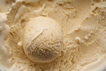 Vanilla ice cream texture and ball.