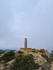 Paisajes de cielos nublados bajo la tormenta 