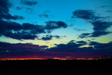 Fototapeta na wymiar Zachód słońca w pięknych kolorach
