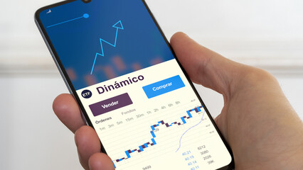 Fondo etf de inversión negociado en bolsa mundial, Datos del mercado de valores en el teléfono. Análisis de negocios de una tendencia ETF fondo dinámico. Blue chips. Texto en español	