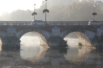 Morgennebel in Auxerre