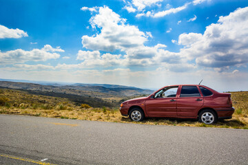 Fototapeta na wymiar Car in the mountains 