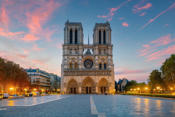 Fototapeta na wymiar Notre Dame de Paris cathedral in Paris France