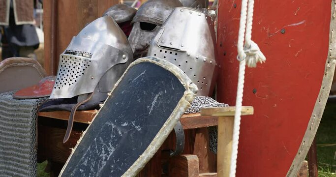 medieval war equipment