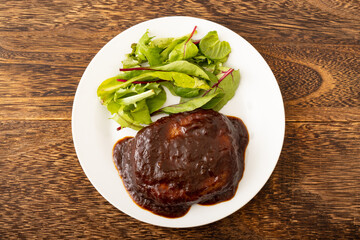 大豆ミートのデミグラスハンバーグ