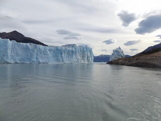 Obraz na płótnie Canvas perito moreno glacier country