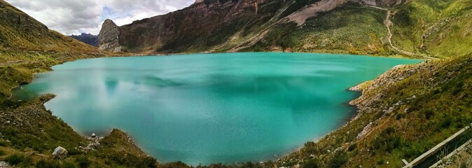 Lagunas en la sierra de Perú - obrazy, fototapety, plakaty