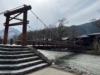 長野県上高地の河童橋からの梓川と穂高連峰