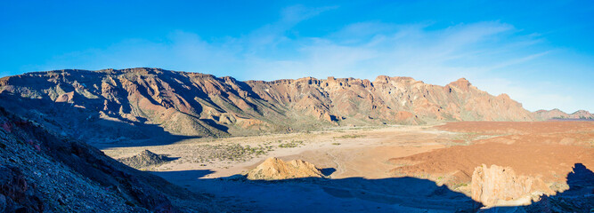 Panoramaaufnahme des Teide Vulkankraters auf der kanarischen Insel Teneriffa, Spanien © MCM