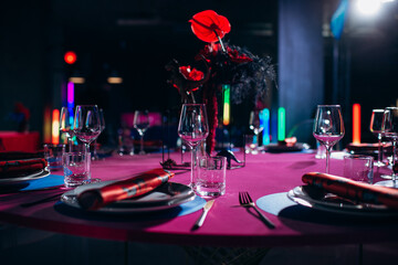 central flower arrangement on a served banquet table