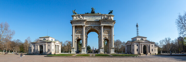 Fototapeta na wymiar Milan Arco Della Pace Milano peace triumphal arch gate travel traveling town panorama in Italy