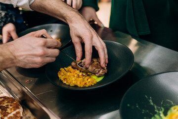 cook put meat fried sliced hand service