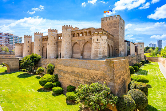 Palacio de la Aljafer&iacute;a (the Aljaferia Palace) Old castle now used for the regional government