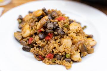 Gastronomía, paella, arroz, verduras, arroz con verduras, plato de arroz