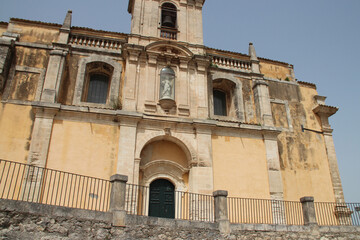 Fototapeta na wymiar baroque church (Santa Lucia) in ragusa in sicily (italy) 